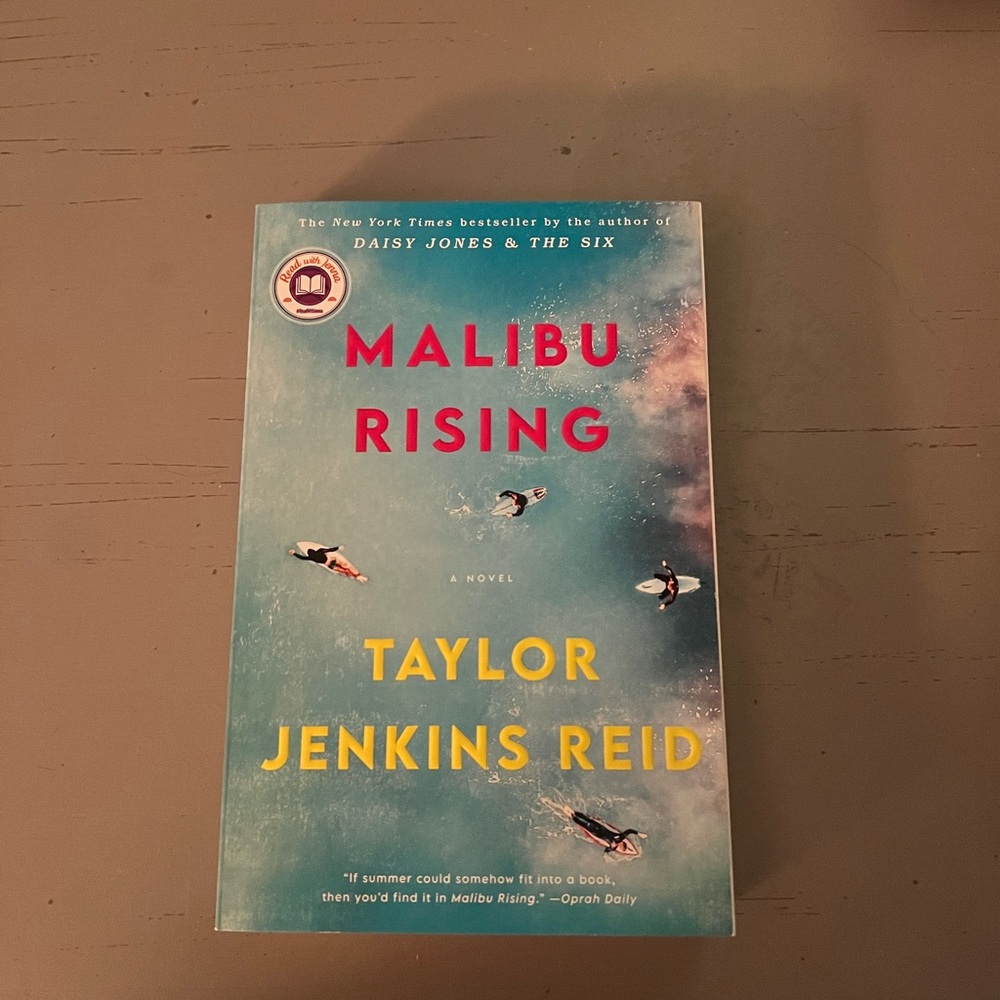 Malibu Rising By Taylor Jenkins Reid